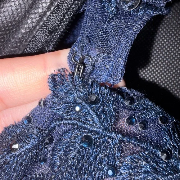 Navy Prom Dress Size 00 with Pockets - Picture 5 of 9